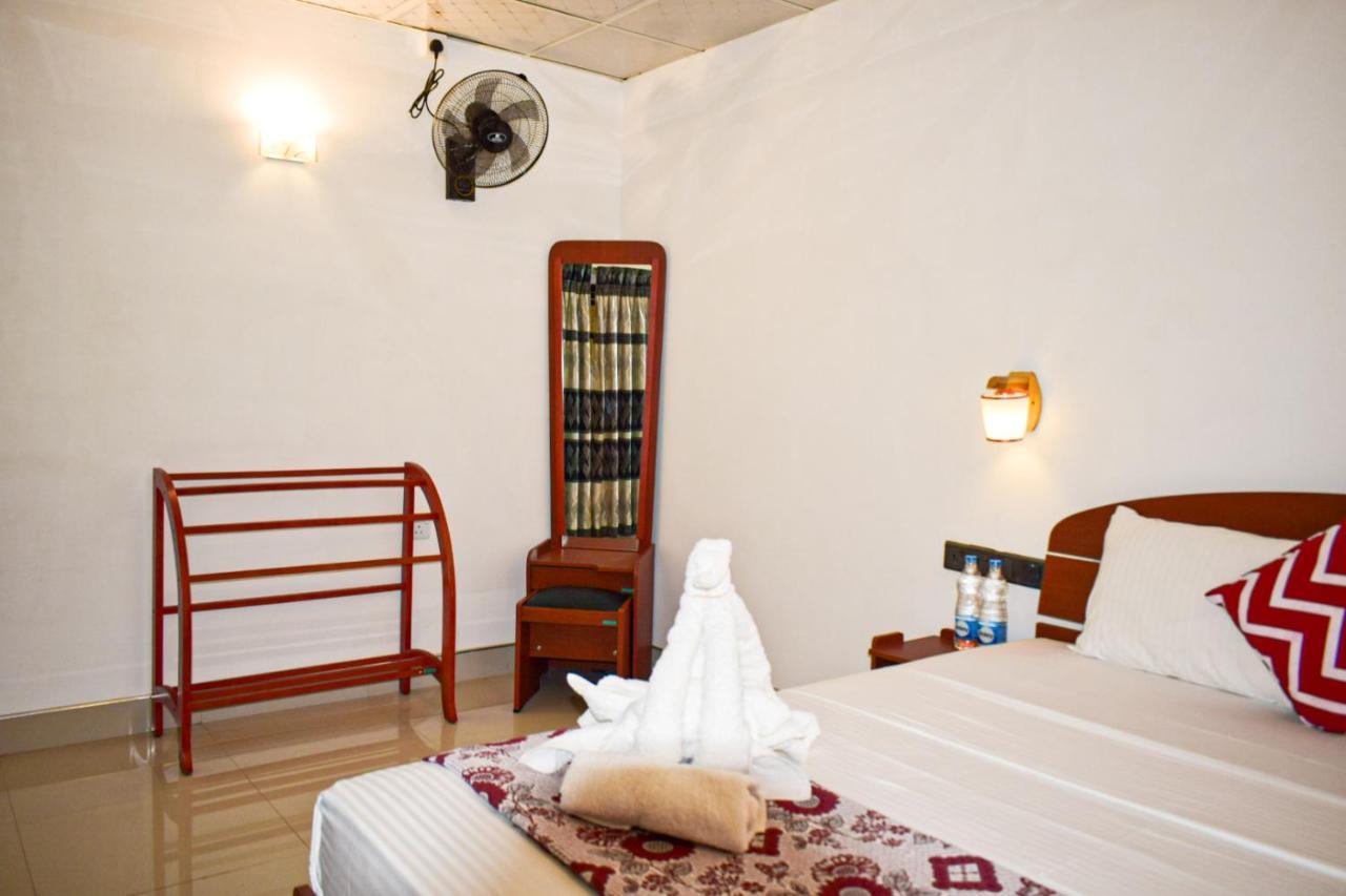 Palitha Homestay Sigirîya Extérieur photo