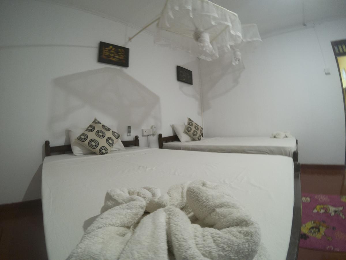 Palitha Homestay Sigirîya Extérieur photo