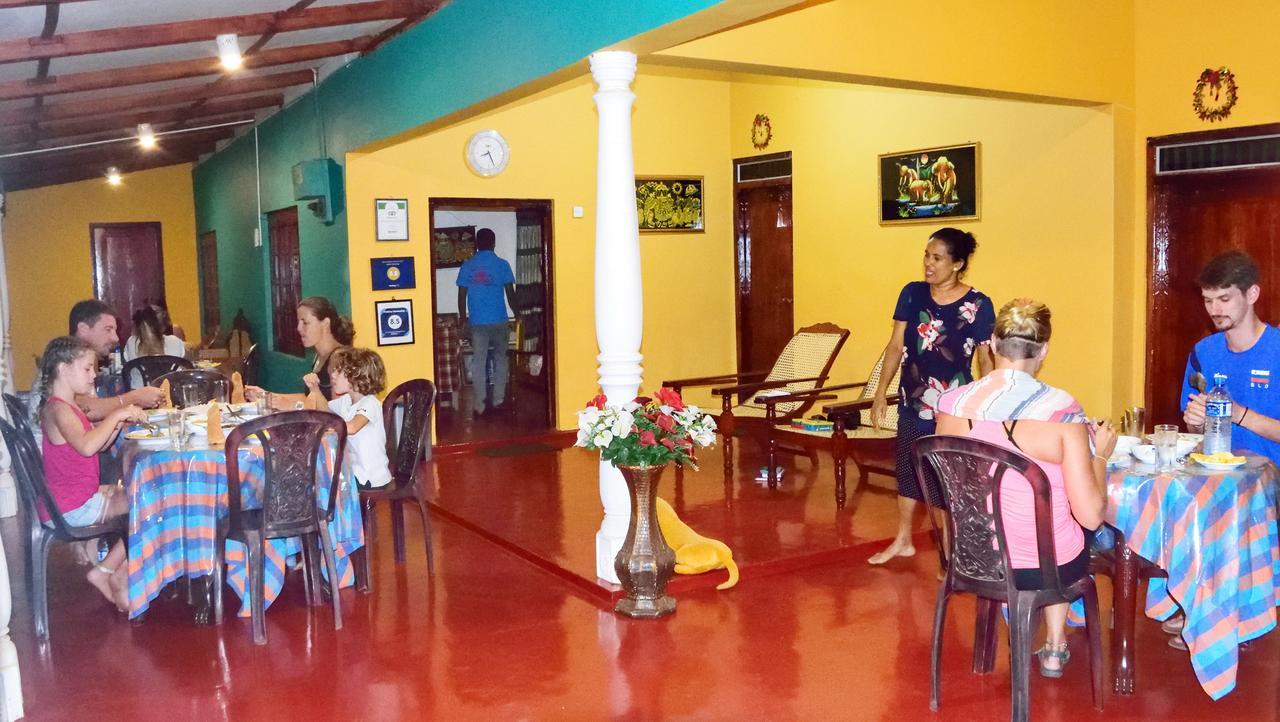 Palitha Homestay Sigirîya Extérieur photo
